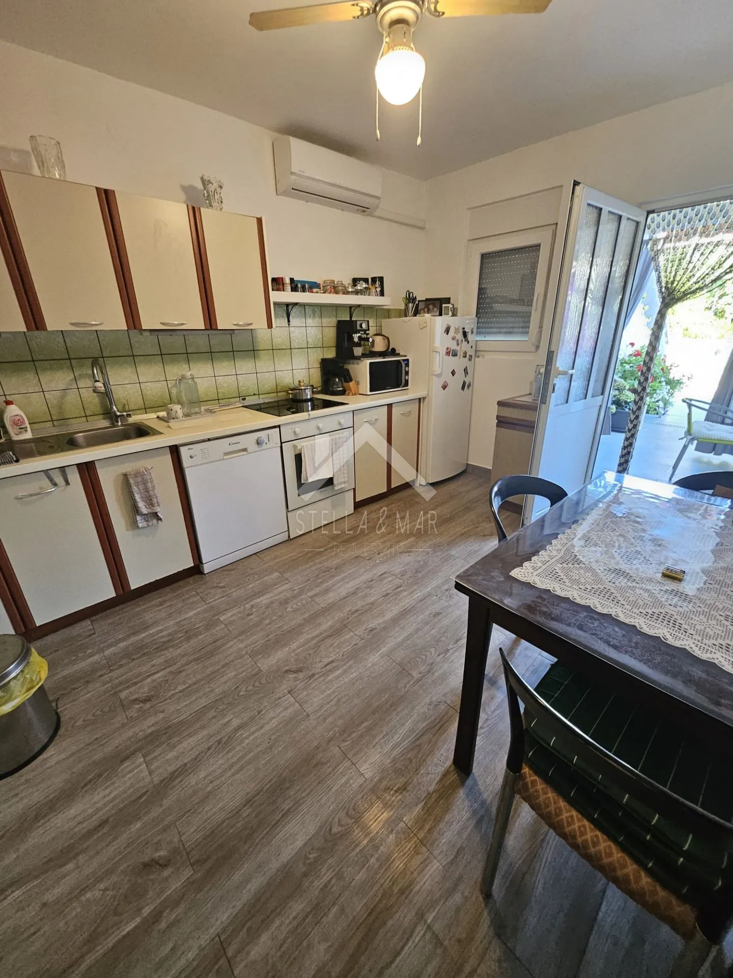 kuća u nizu sa dva apartmana - vir - slika 10