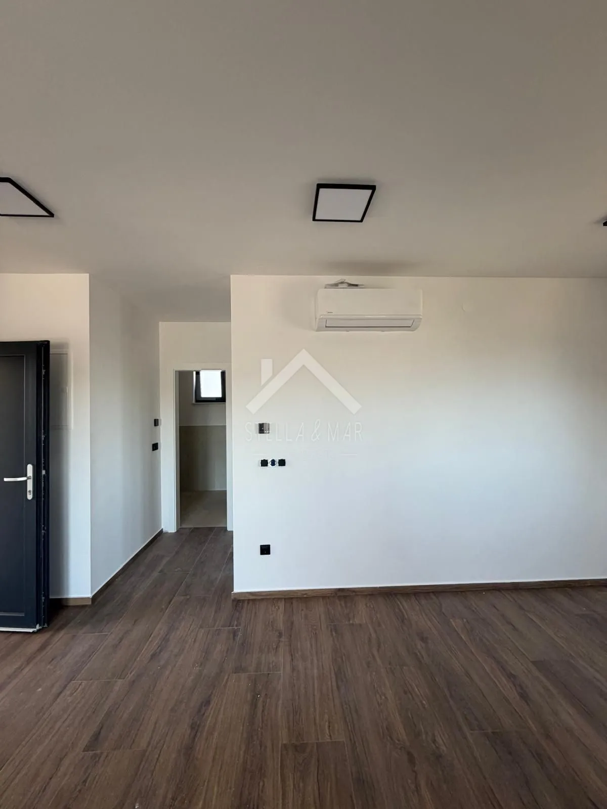 dvosobni apartman, pogled na more - vir - slika 8