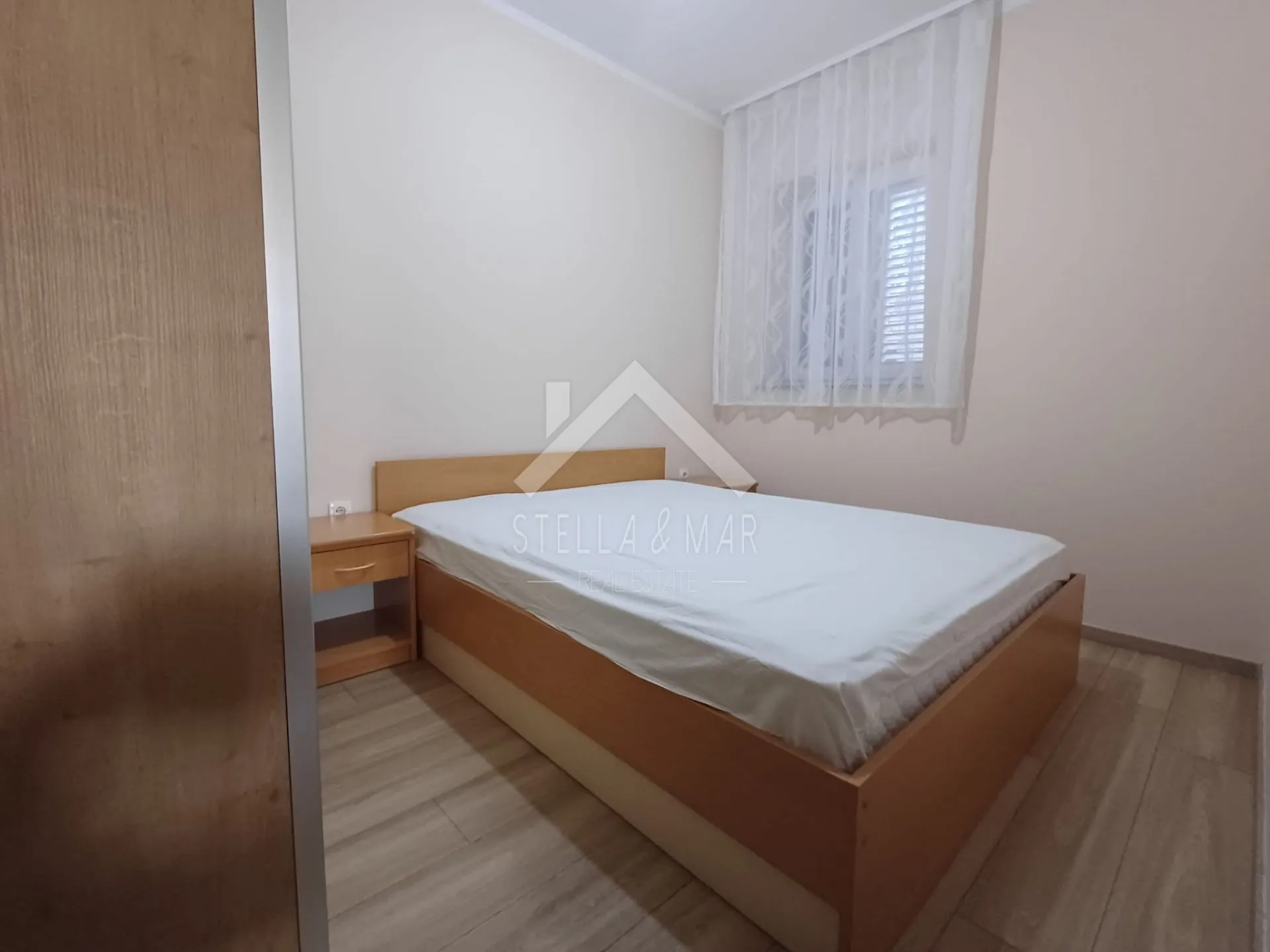 dvojna kuća sa dva stana na tri etaže,blizina mora - privlaka - slika 17