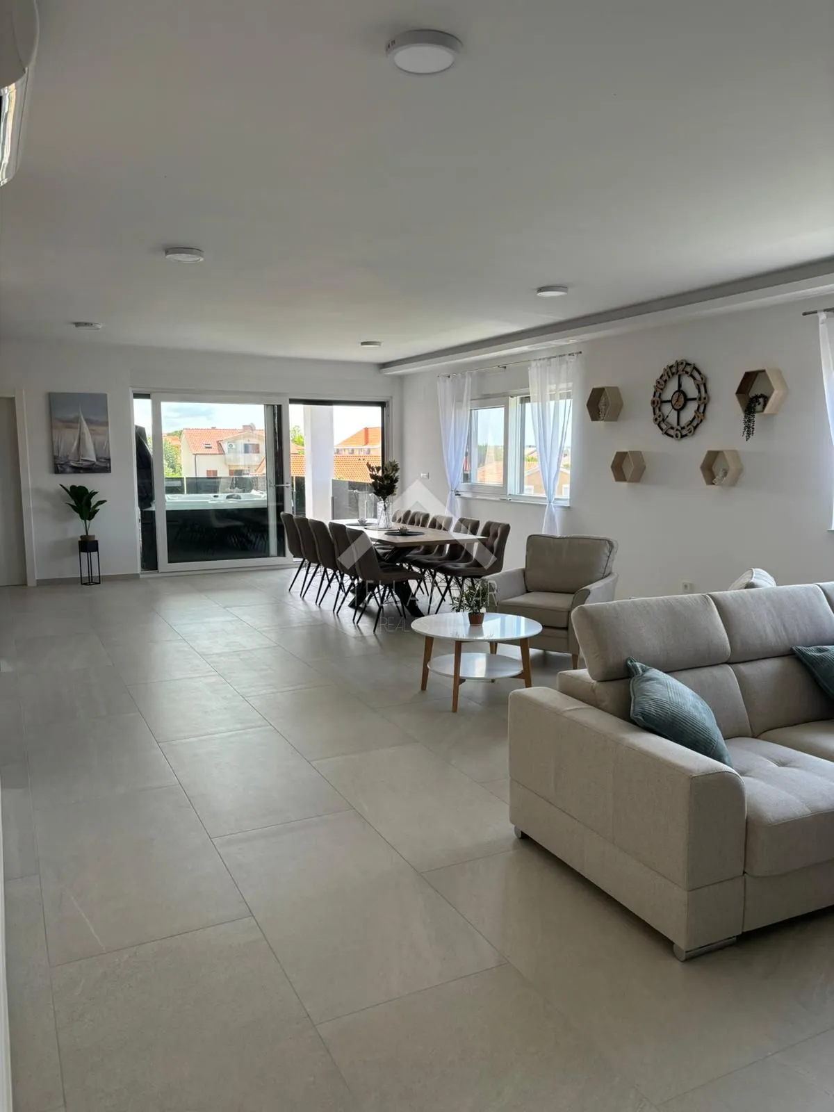 penthouse sa jacuzzijem, moderna gradnja - privlaka - slika 2