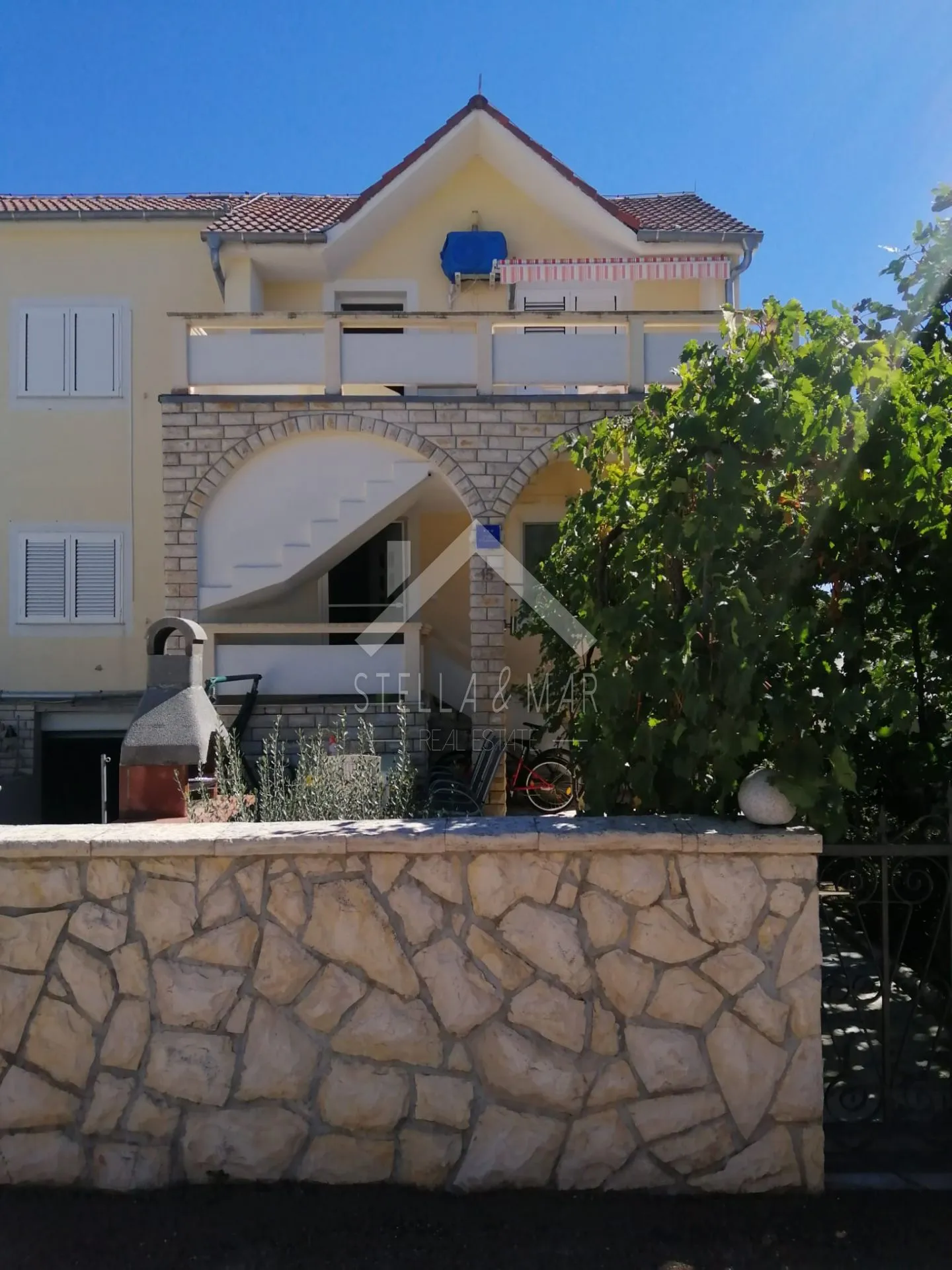 kuća sa 5 apartmana, garaža, podrum - vir, centar - slika 27