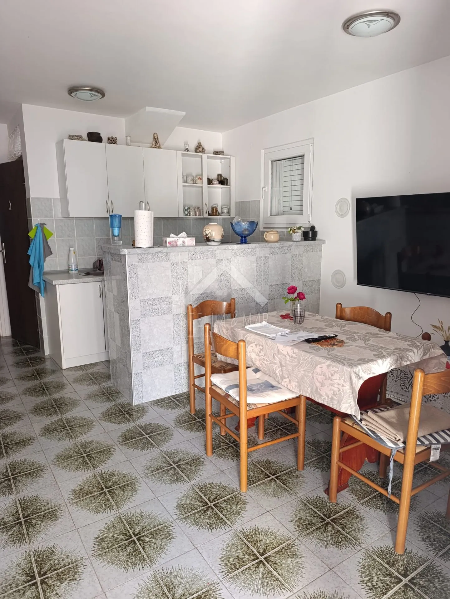 kuća sa dva stana i garažom - vir - slika 9