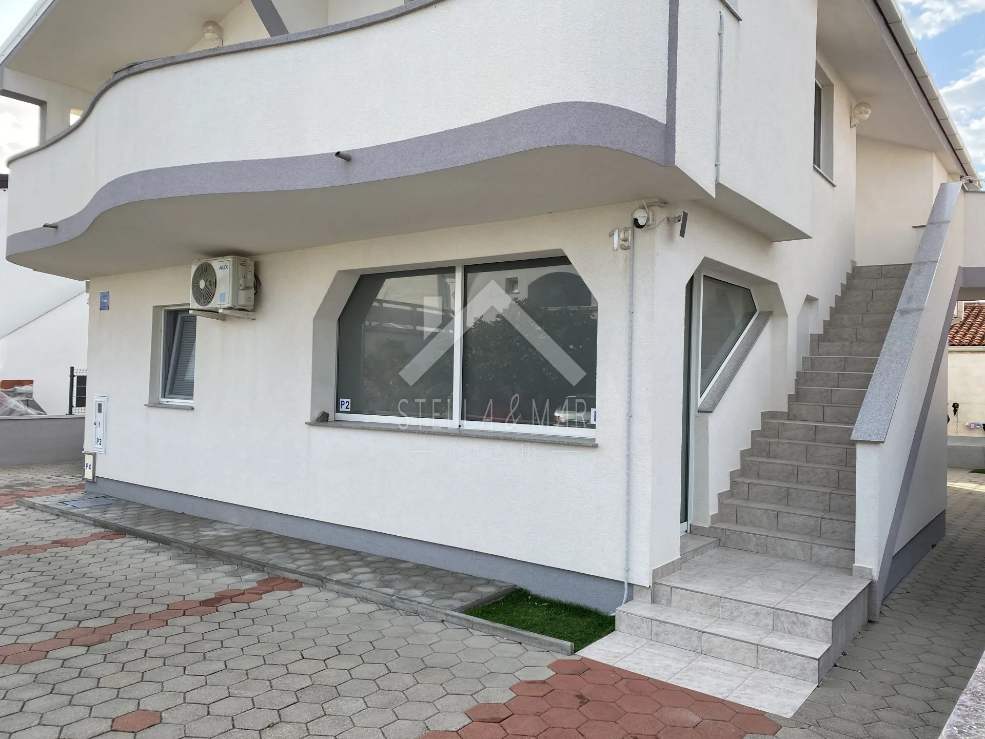 prizemlje kuće sa dvorištem - vir - slika 15