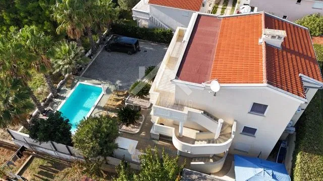 dvosobni apartman sa pogledom na more - kožino - slika 12