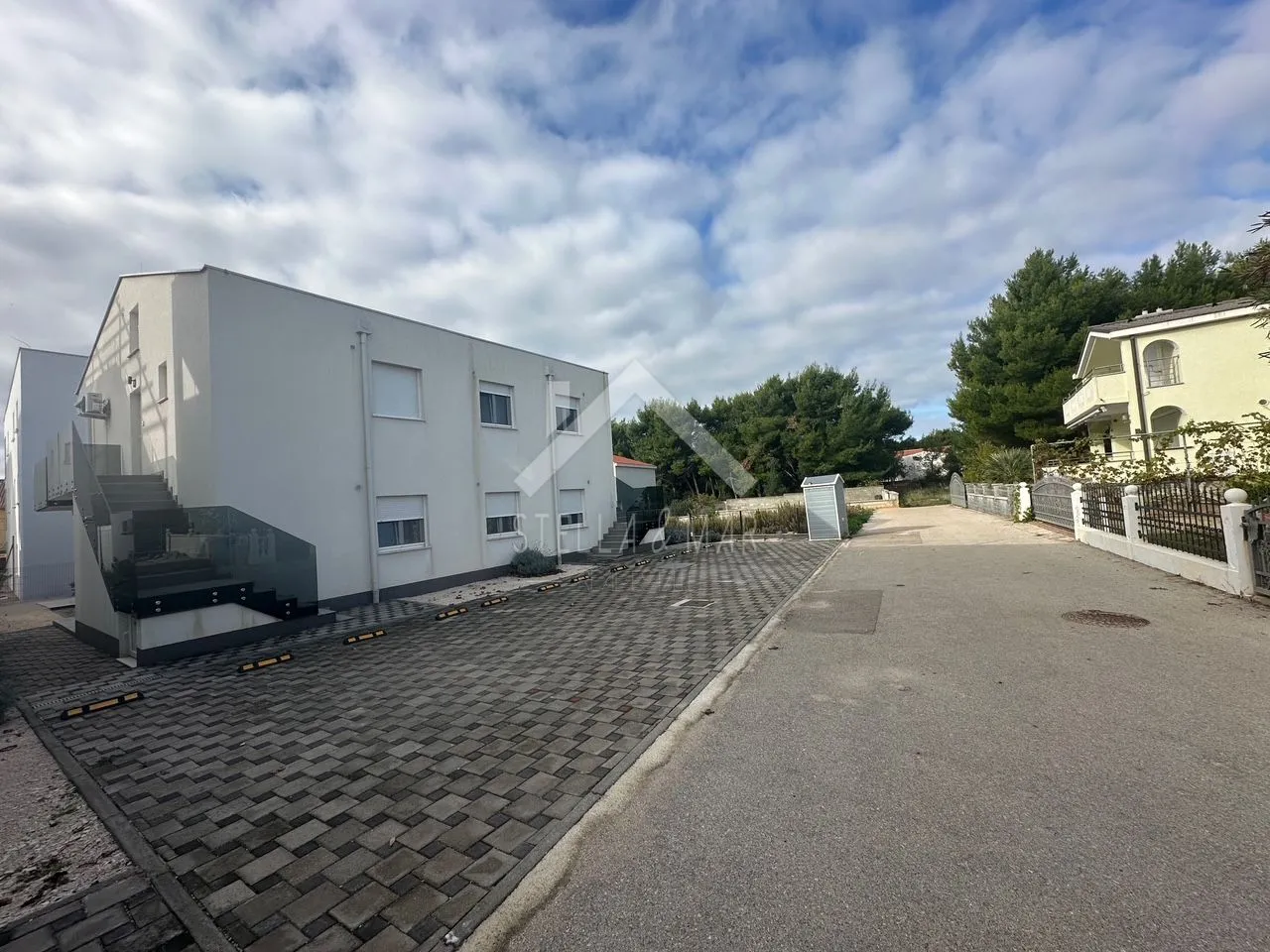 dvosobni apartman sa vrtom, neposredna blizina mora- vir - slika 11