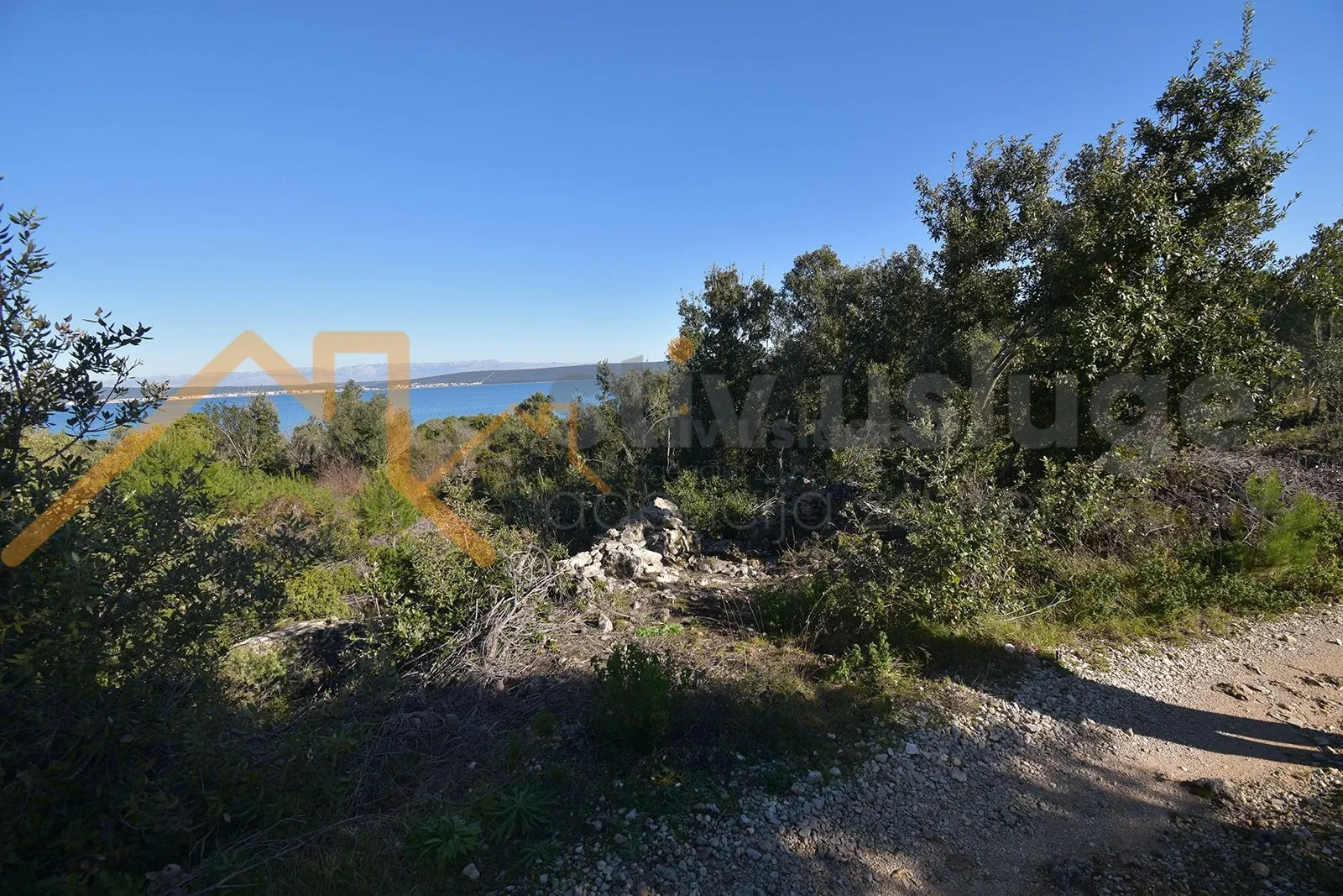 zemljište prodaja banj 740 m2 - slika 3