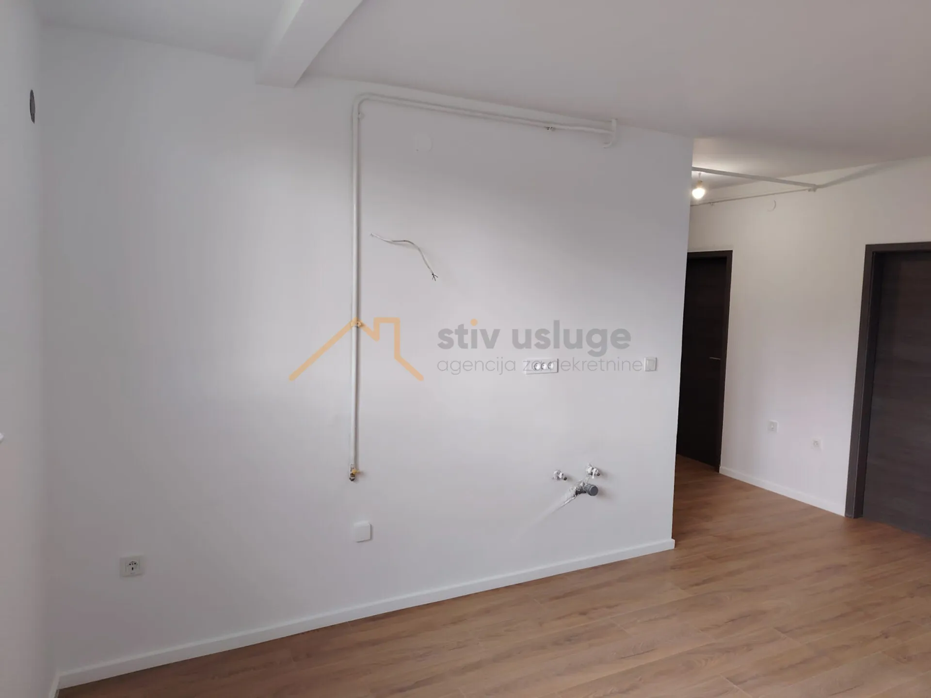 centar dugog sela – 2 stana u jednom! idealno za život + najam - slika 2