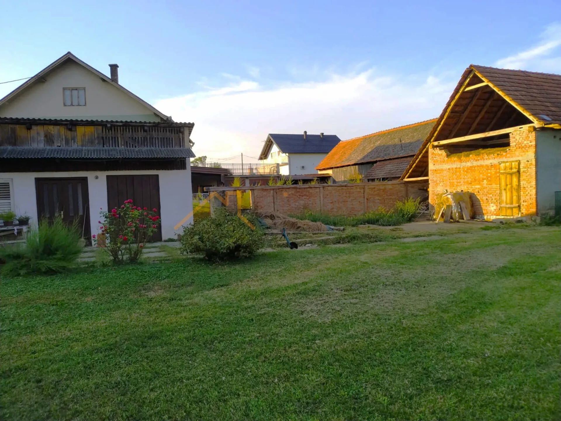 samostojeća kuća s pomoćnim zgradama – gračec - slika 7