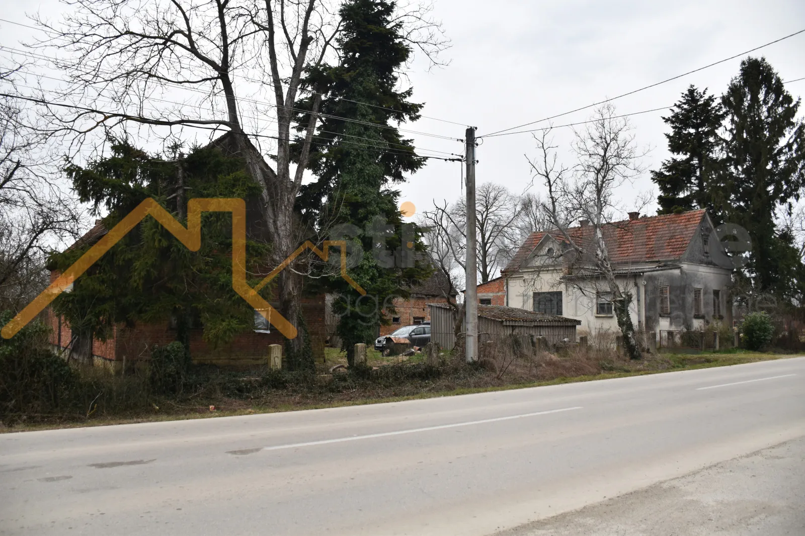 prodaja, kuća sa 2 štale, pomoćnom zgradom i oranicom, lupoglav, - slika 2