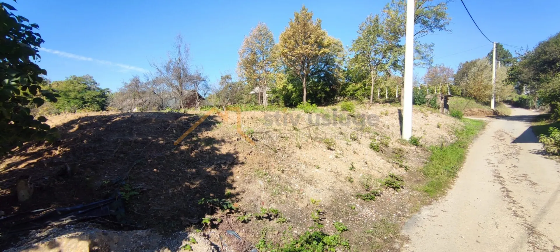 Parcela 1.094 m² s građevinskom dozvolom za vikendicu – Hrebinec - Hrebinec, Brckovljani