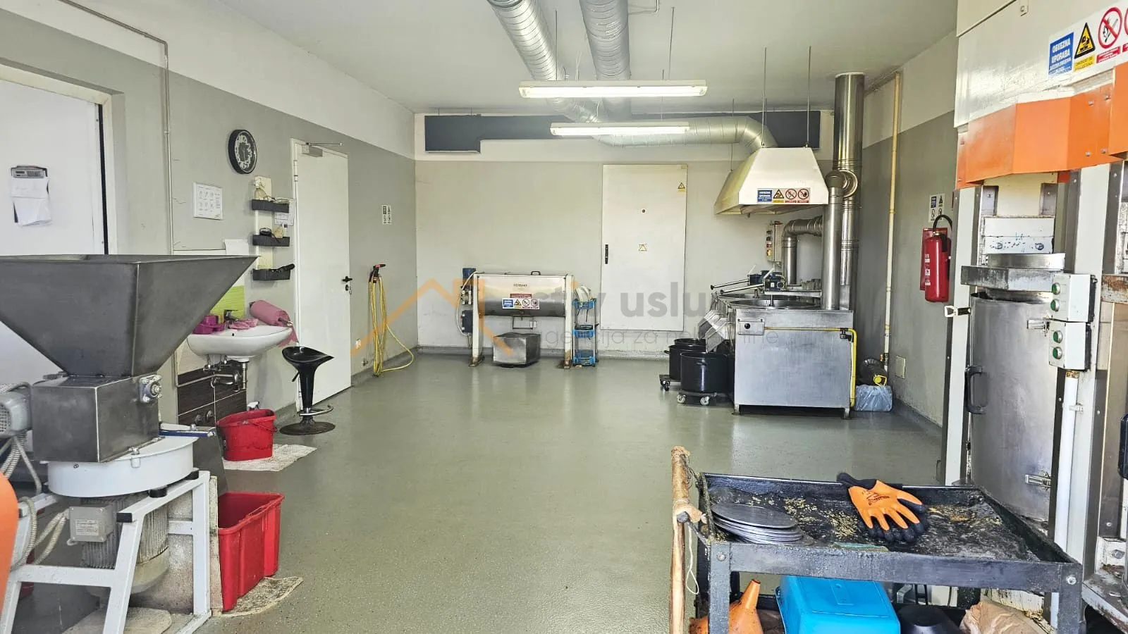 poslovna – proizvodna zgrada, dugo selo, štefanovićeva ulica 235 m2 - slika 11