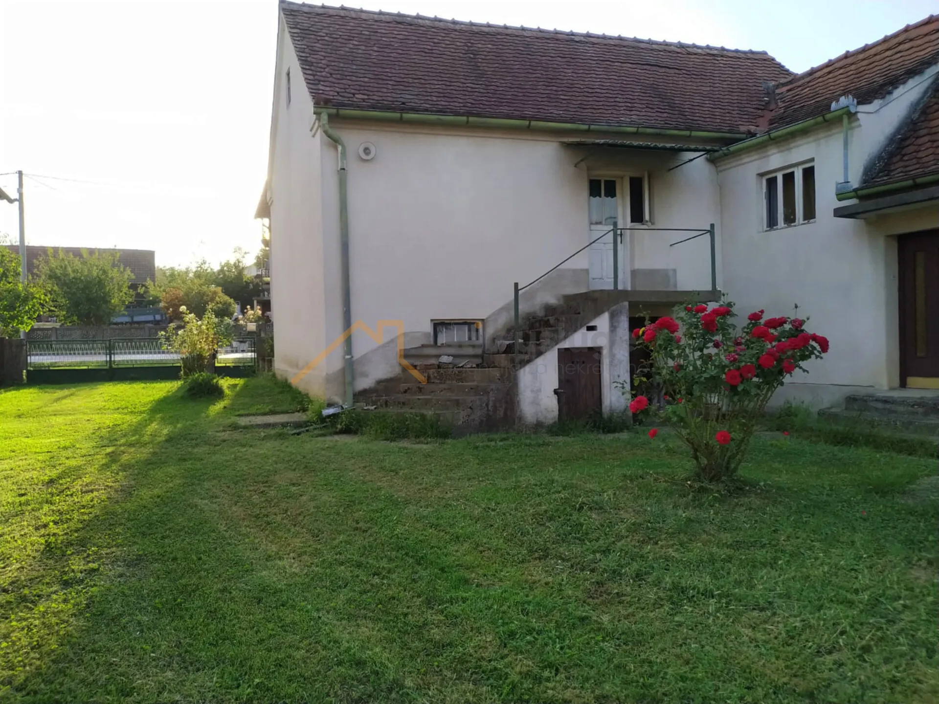 samostojeća kuća s pomoćnim zgradama – gračec - slika 3
