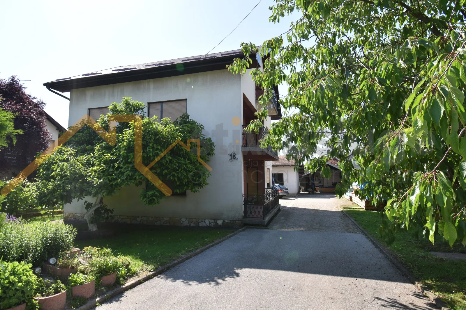 PRODAJE se kuća u Dugom Selu, tlocrtne površine 132 m2 - Kozinščak, Dugo Selo - Okolica