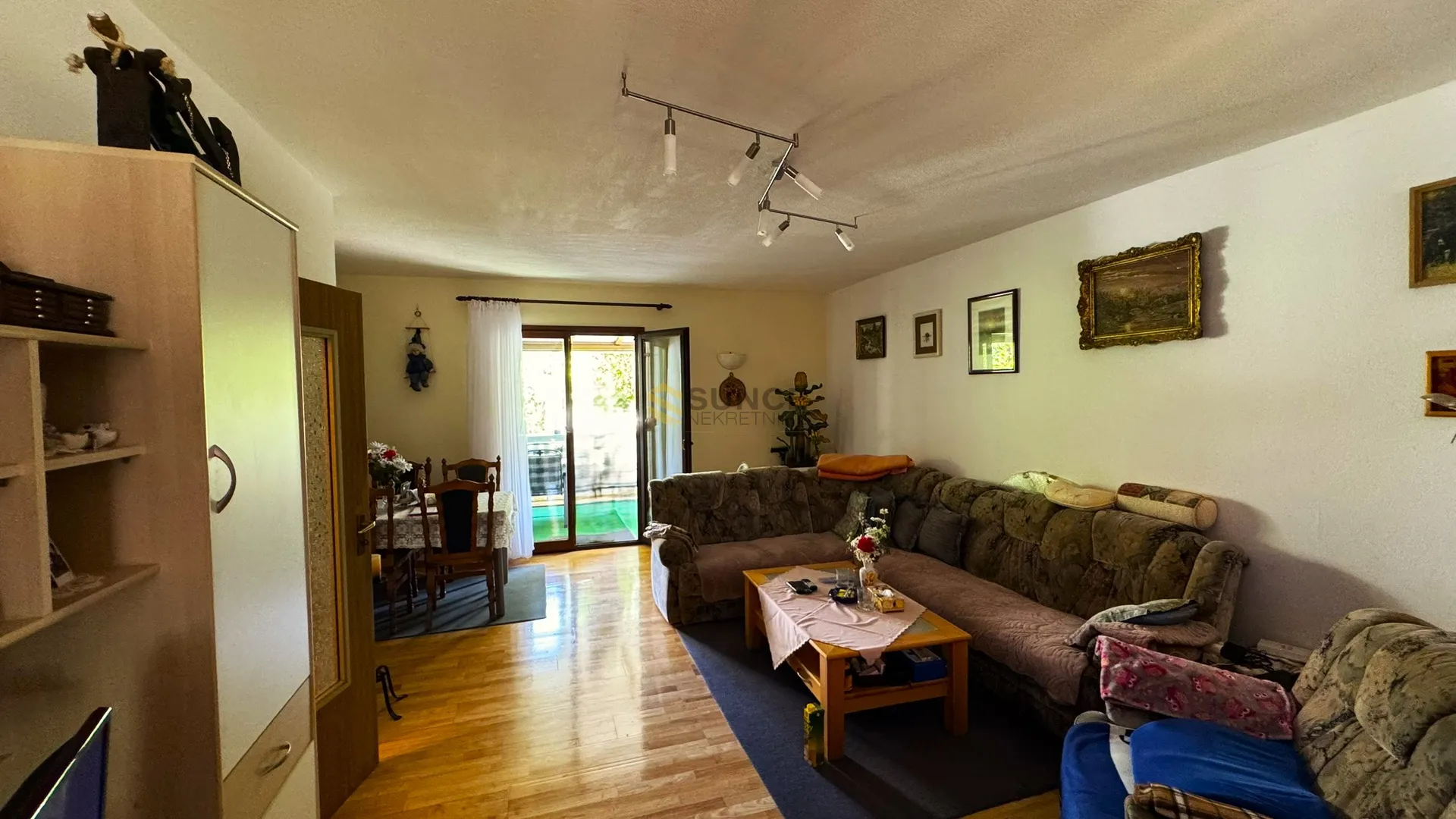 šilo samostojeća kuća sa četri apartmana! - slika 20