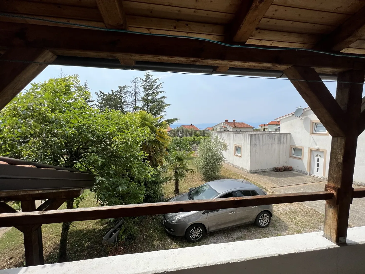 otok krk, malinska, dvije sasmostojeće kuće na parceli od 1983m2! - slika 8