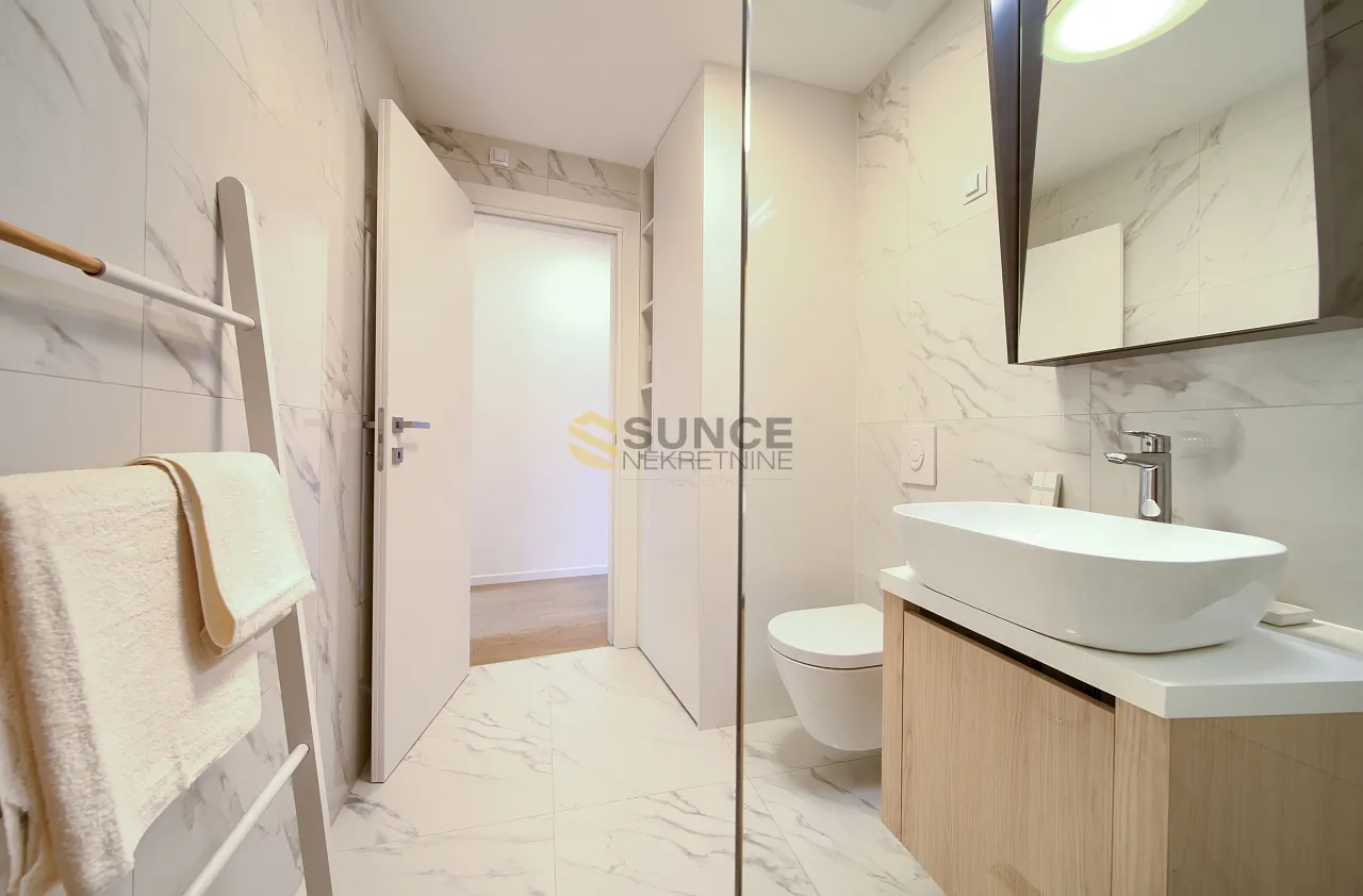 grad krk namješten apartman u prizemlju od 73m2! - slika 11