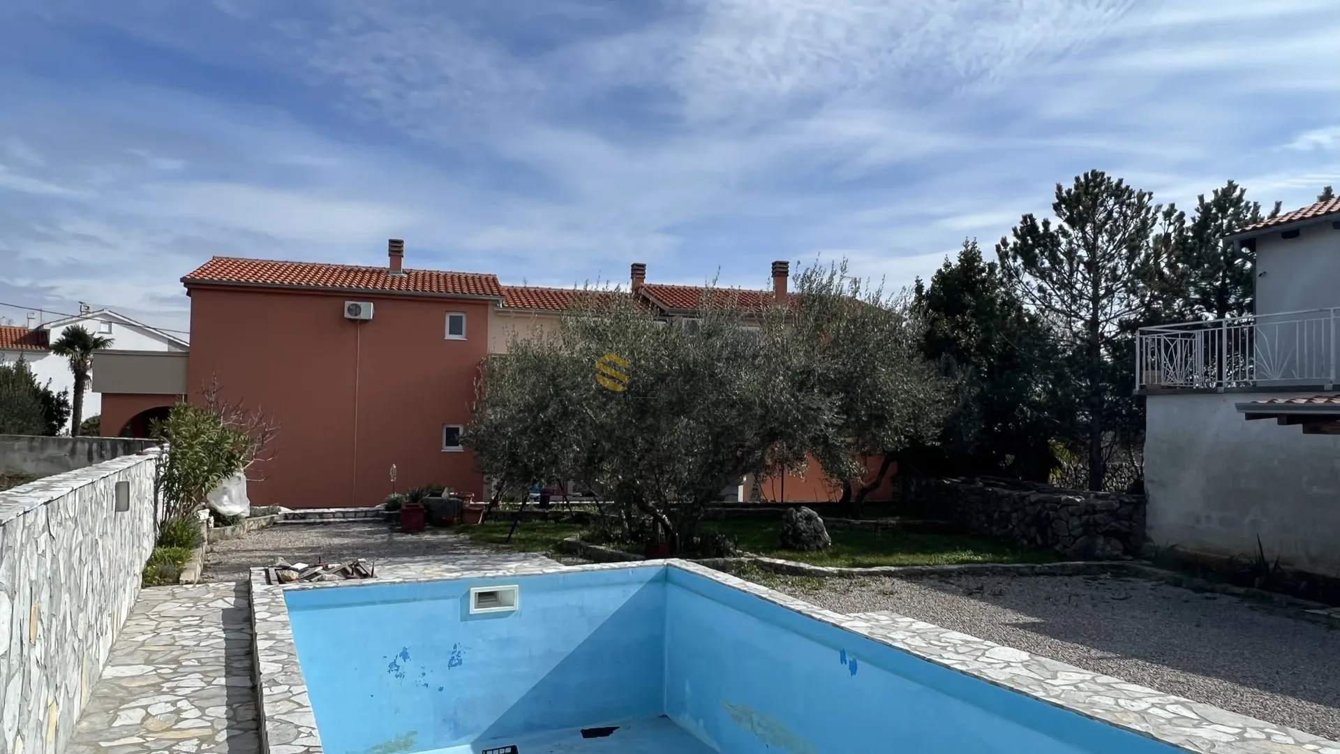 otok krk ,prodaja, samostojeća kuća za odmor s pet apartmana na lijepoj i mirnoj poziciji! - slika 7