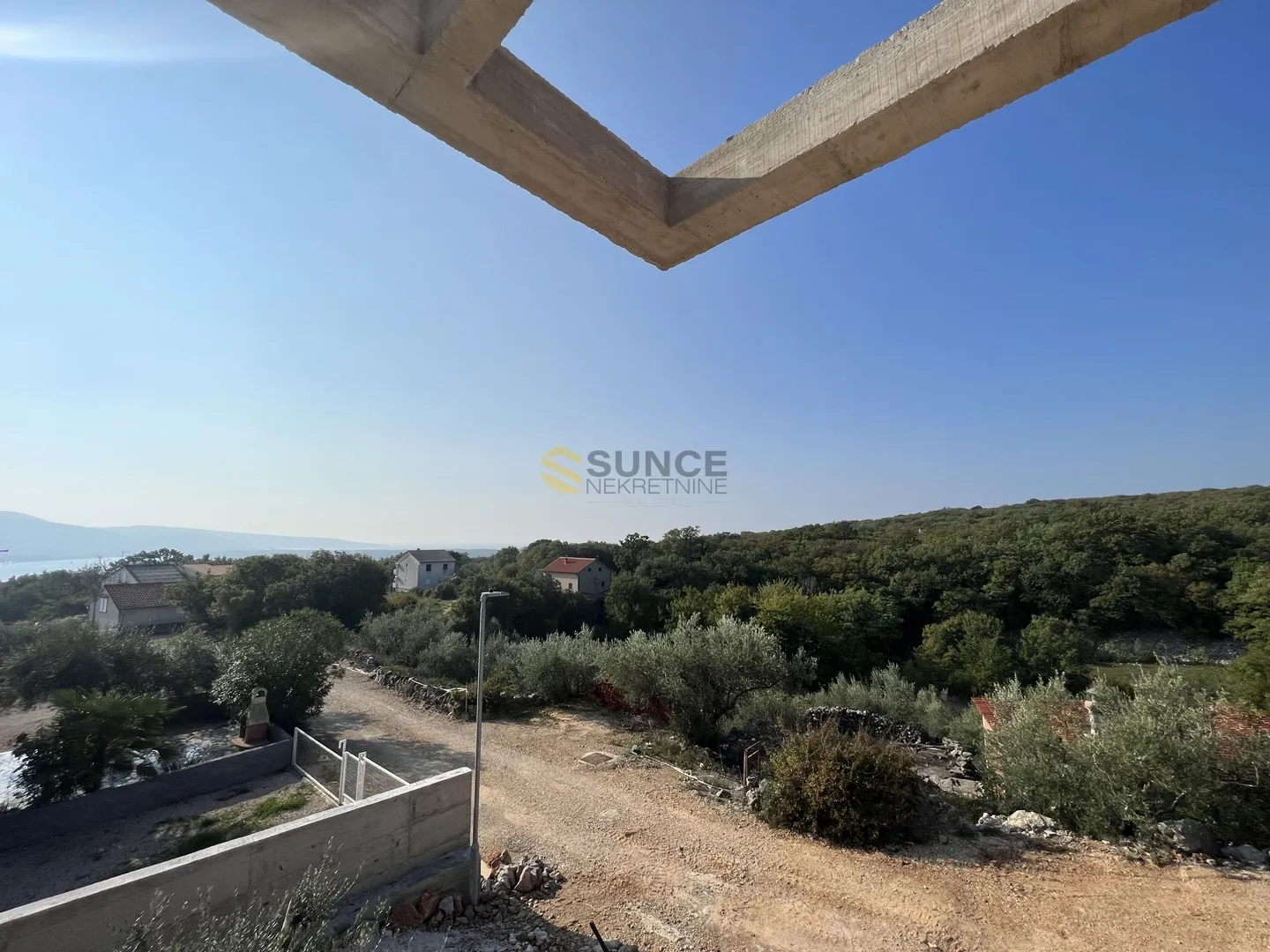 otok krk, nova moderna vila s bazenom i pogledom na more! - slika 20