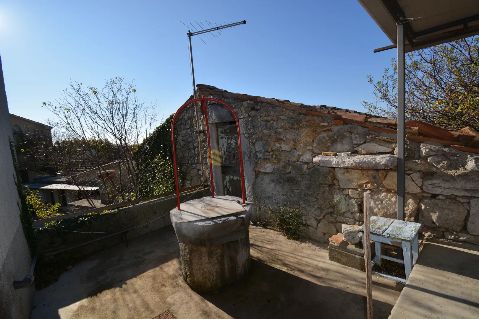 krk samostojeća stara kamena kuća sa otvorenim pogledom ! - slika 5