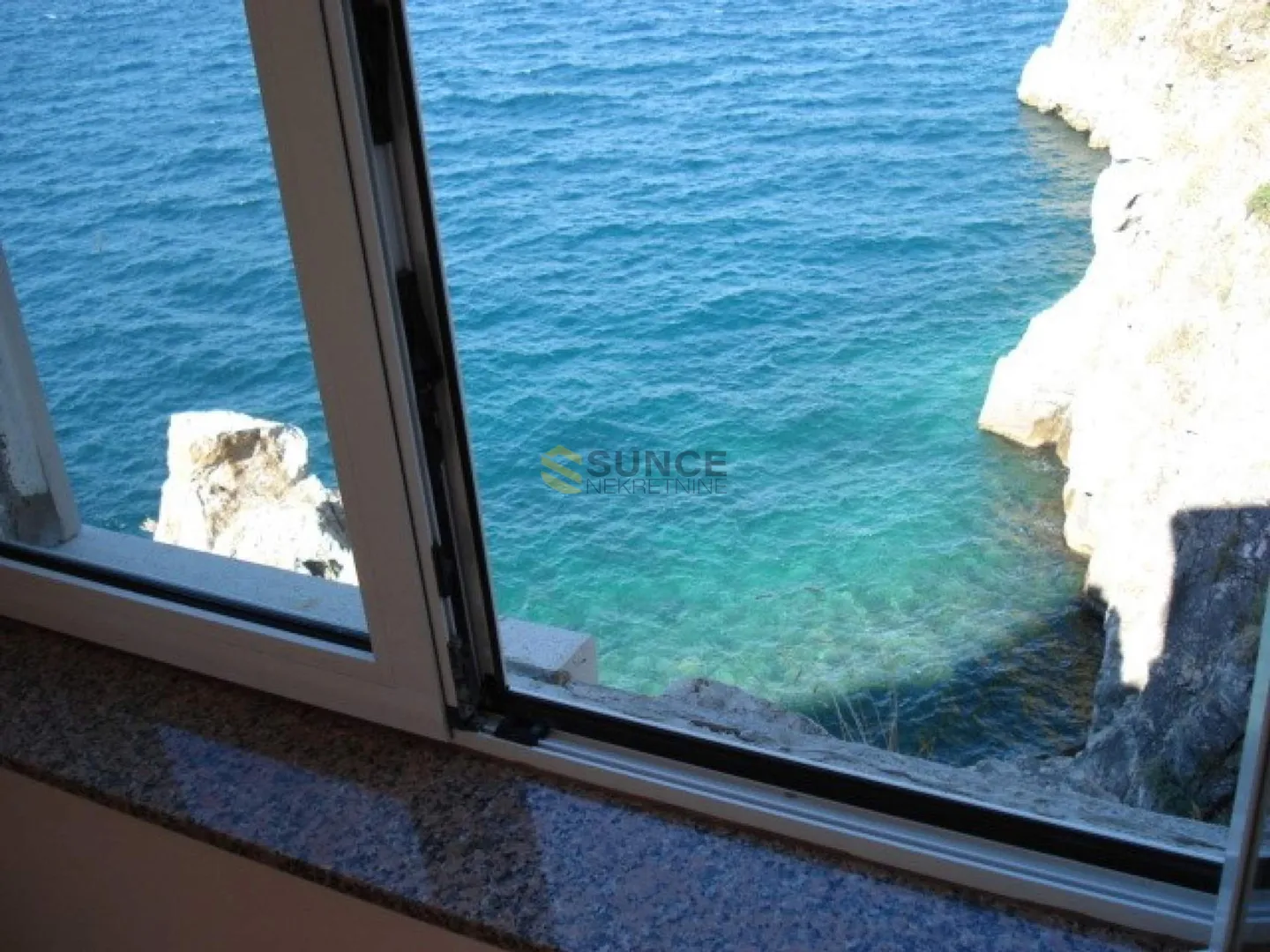 vrbnik, prekrasna kamena kuća na litici iznad mora s panoramskim pogledom! - slika 21