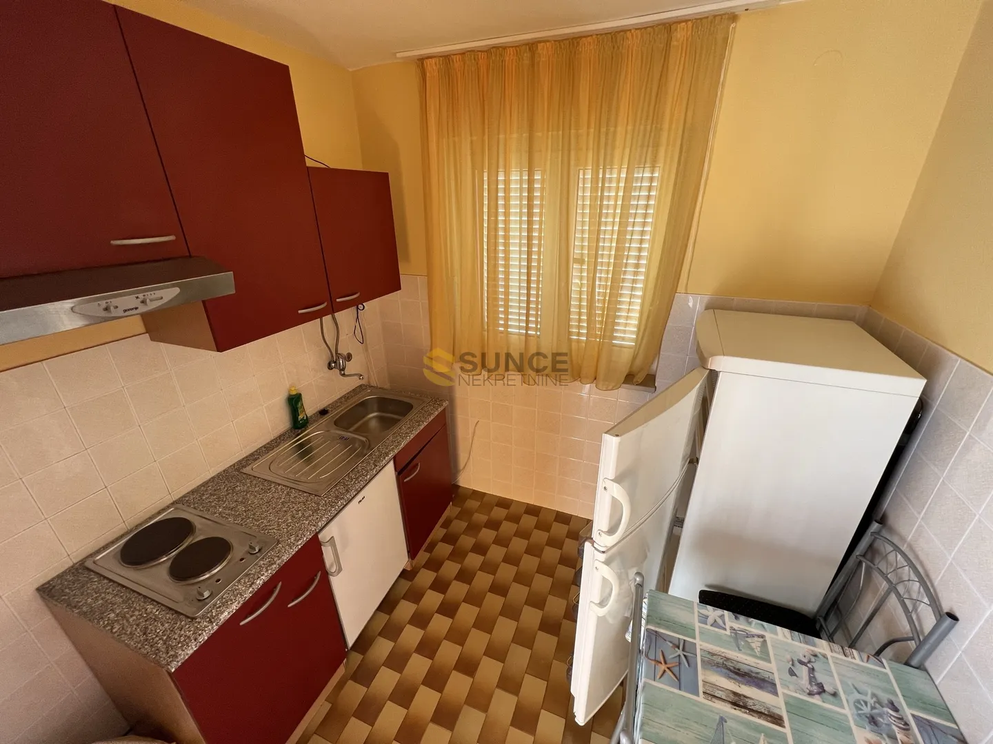 otok krk, samostojeća kuća od 300m2 s četiri i apartmana na lijepoj poziciji! - slika 4