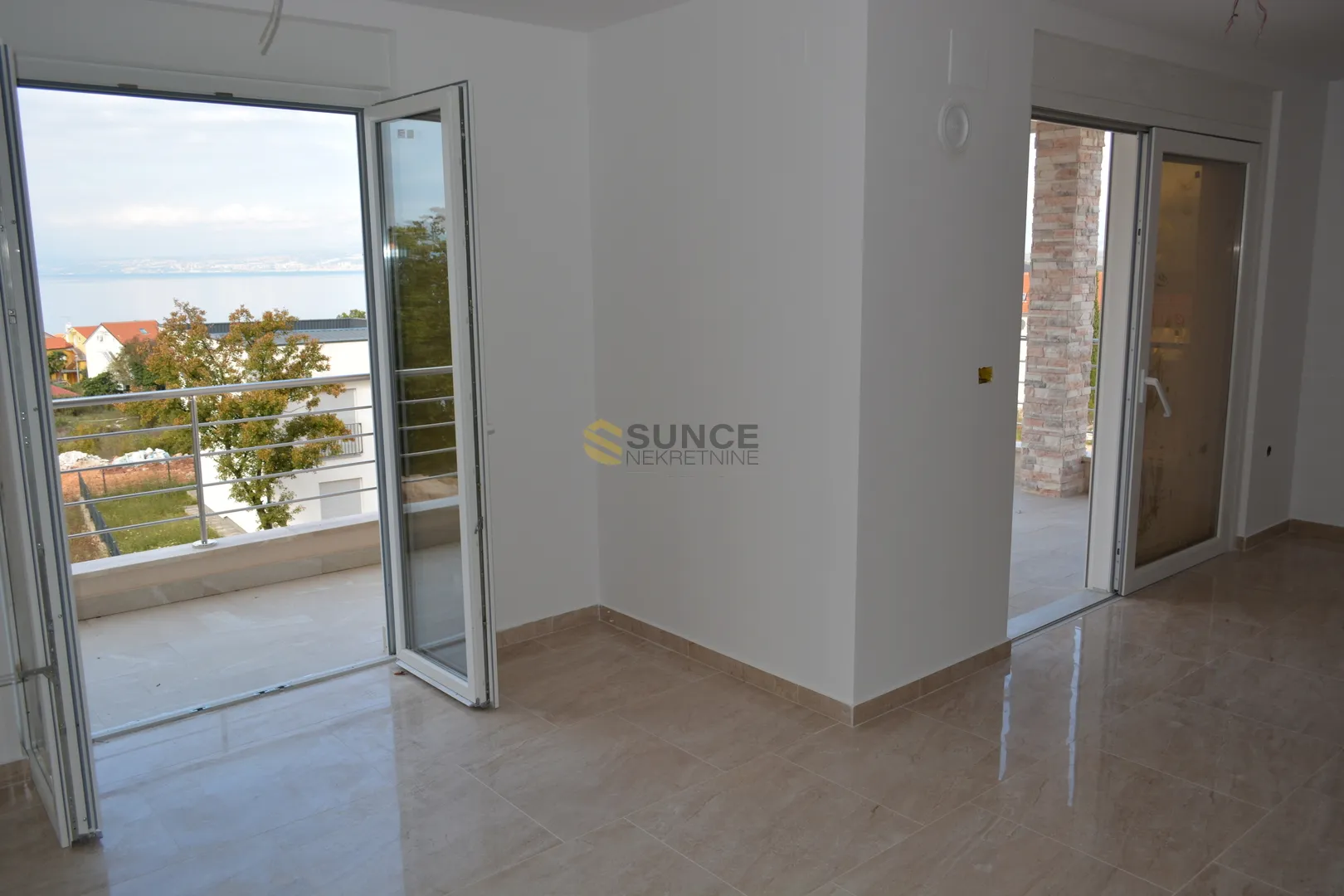 otok krk, njivice, novi apartman s prekrasnim pogledom na more vrtom ! - slika 5