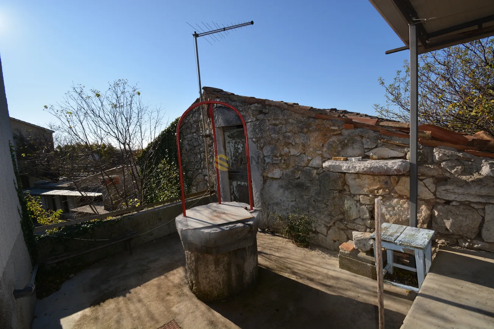 krk samostojeća stara kamena kuća sa otvorenim pogledom ! - slika 5