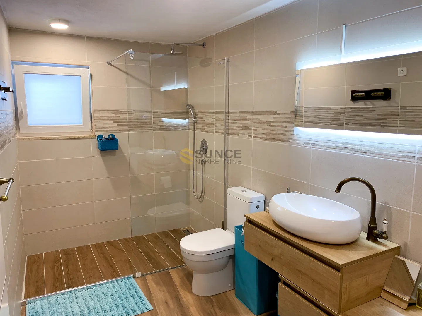baška ,centar, adaptirana starina sa dva apartmana na 80m od mora! - slika 17