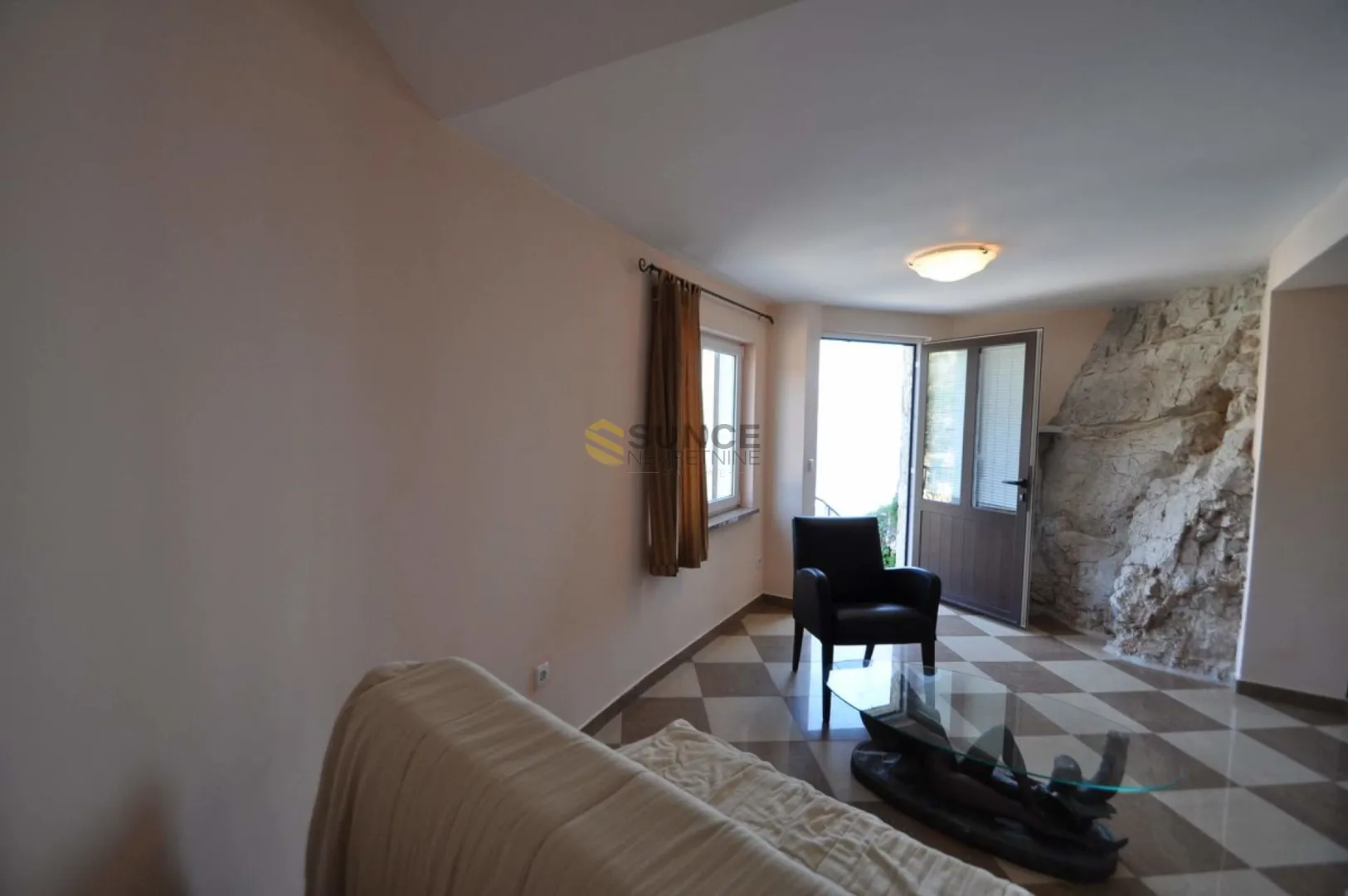 vrbnik, prekrasna kamena kuća na litici iznad mora s panoramskim pogledom! - slika 13
