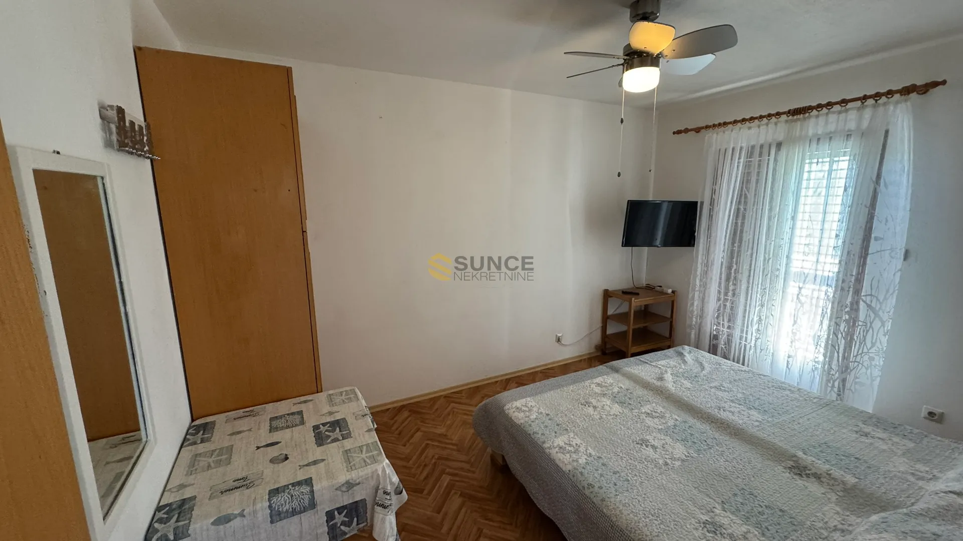 šilo samostojeća kuća sa četri apartmana! - slika 6