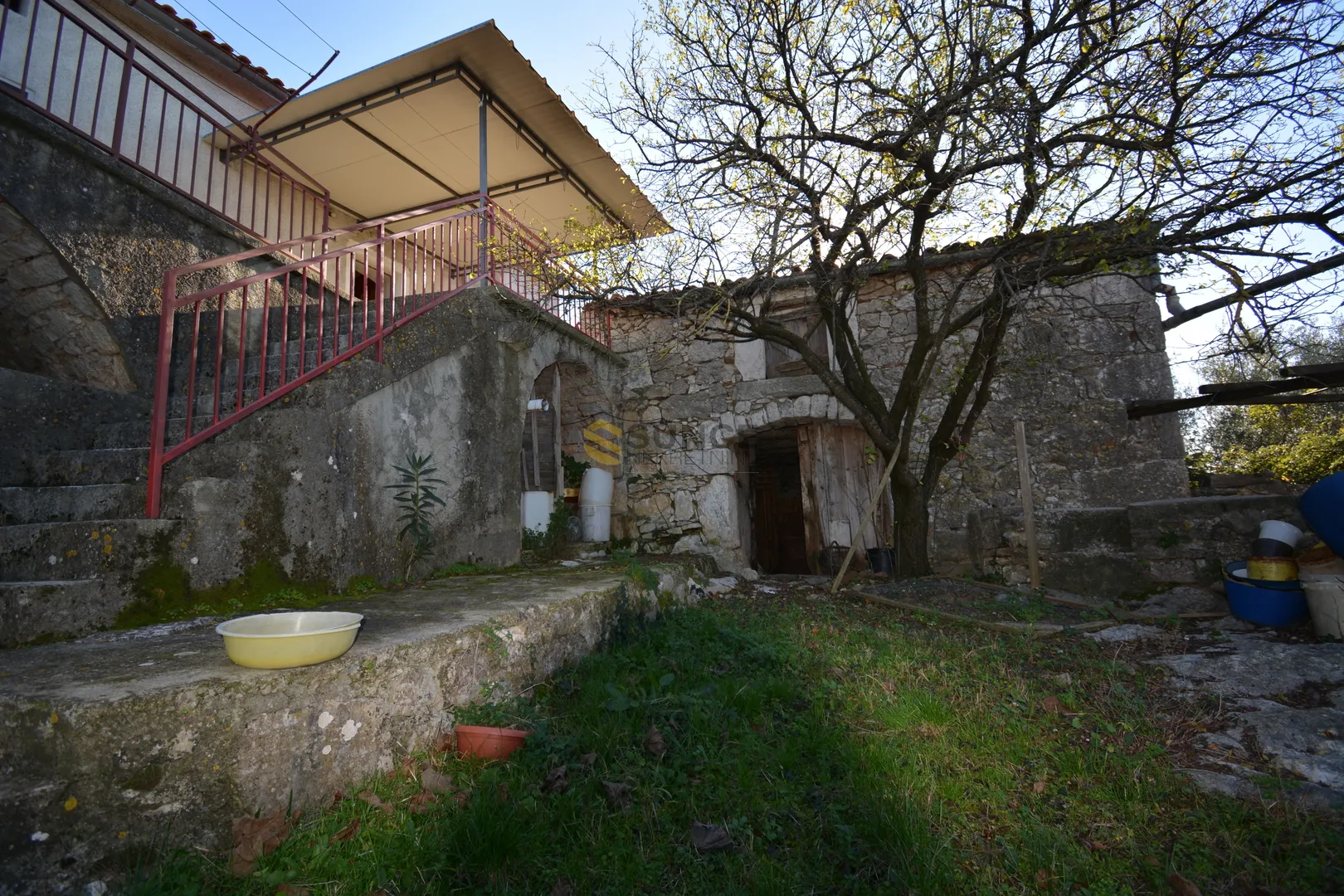 krk samostojeća stara kamena kuća sa otvorenim pogledom ! - slika 19