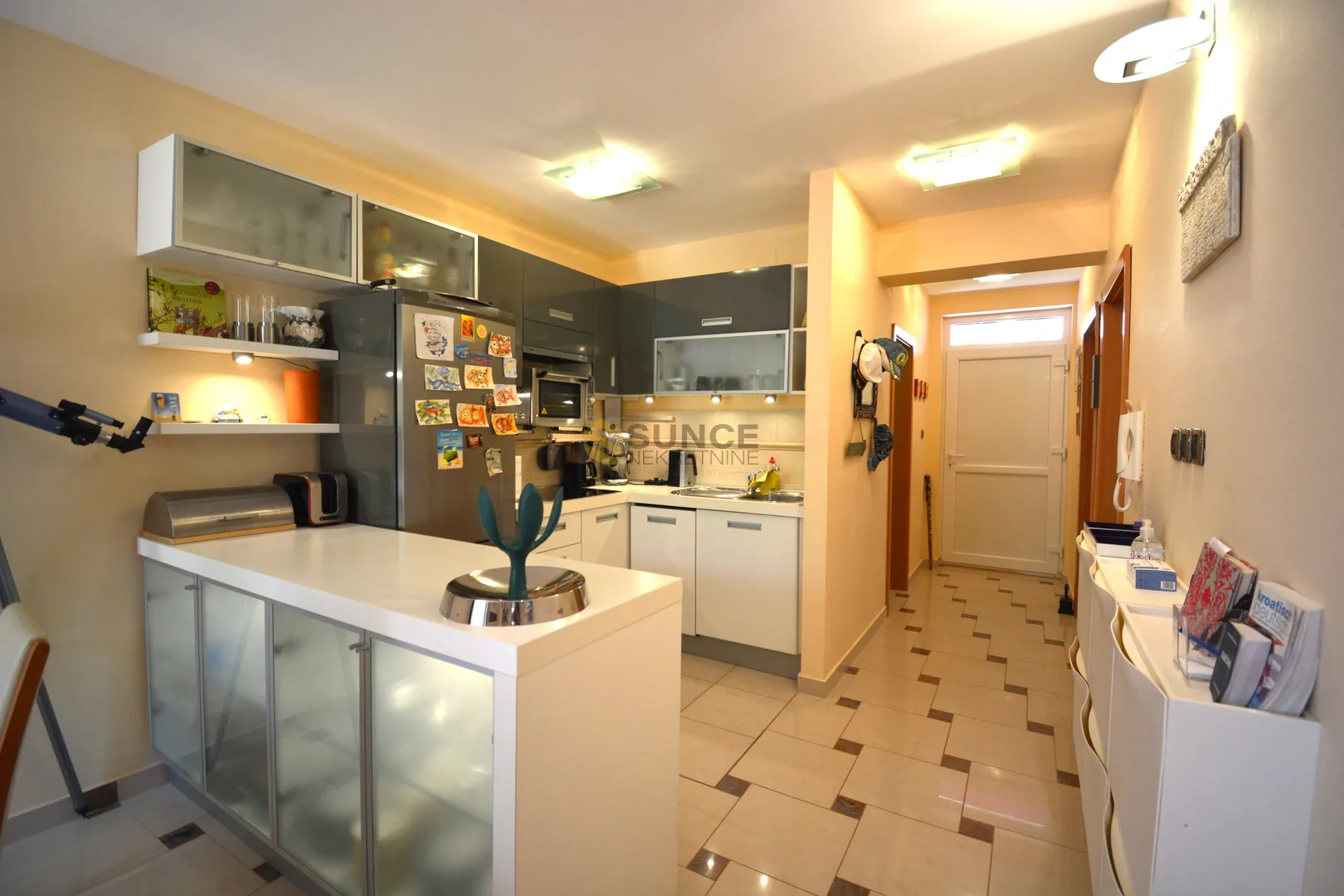 baška, kompletno namjeđšten apartman na odličnoj lokaciji 200m od plaže! - slika 3