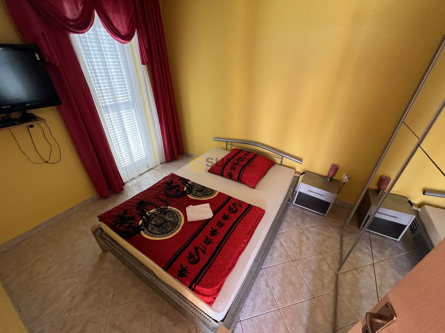 otok krk, samostojeća kuća od 300m2 s četiri i apartmana na lijepoj poziciji! - slika 8