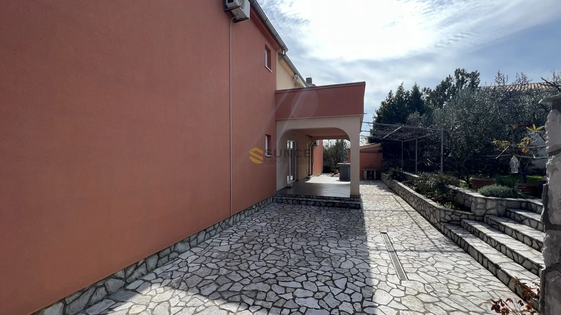 otok krk ,prodaja, samostojeća kuća za odmor s pet apartmana na lijepoj i mirnoj poziciji! - slika 8