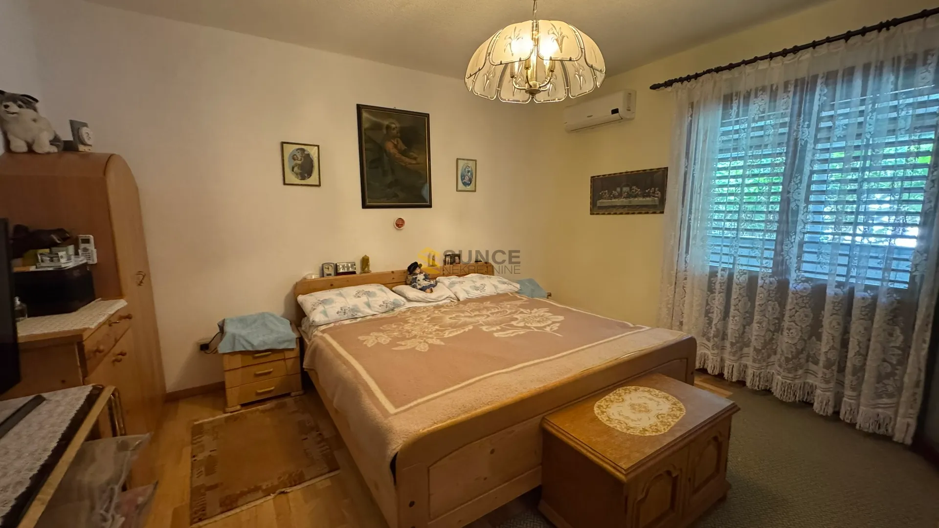 šilo samostojeća kuća sa četri apartmana! - slika 16