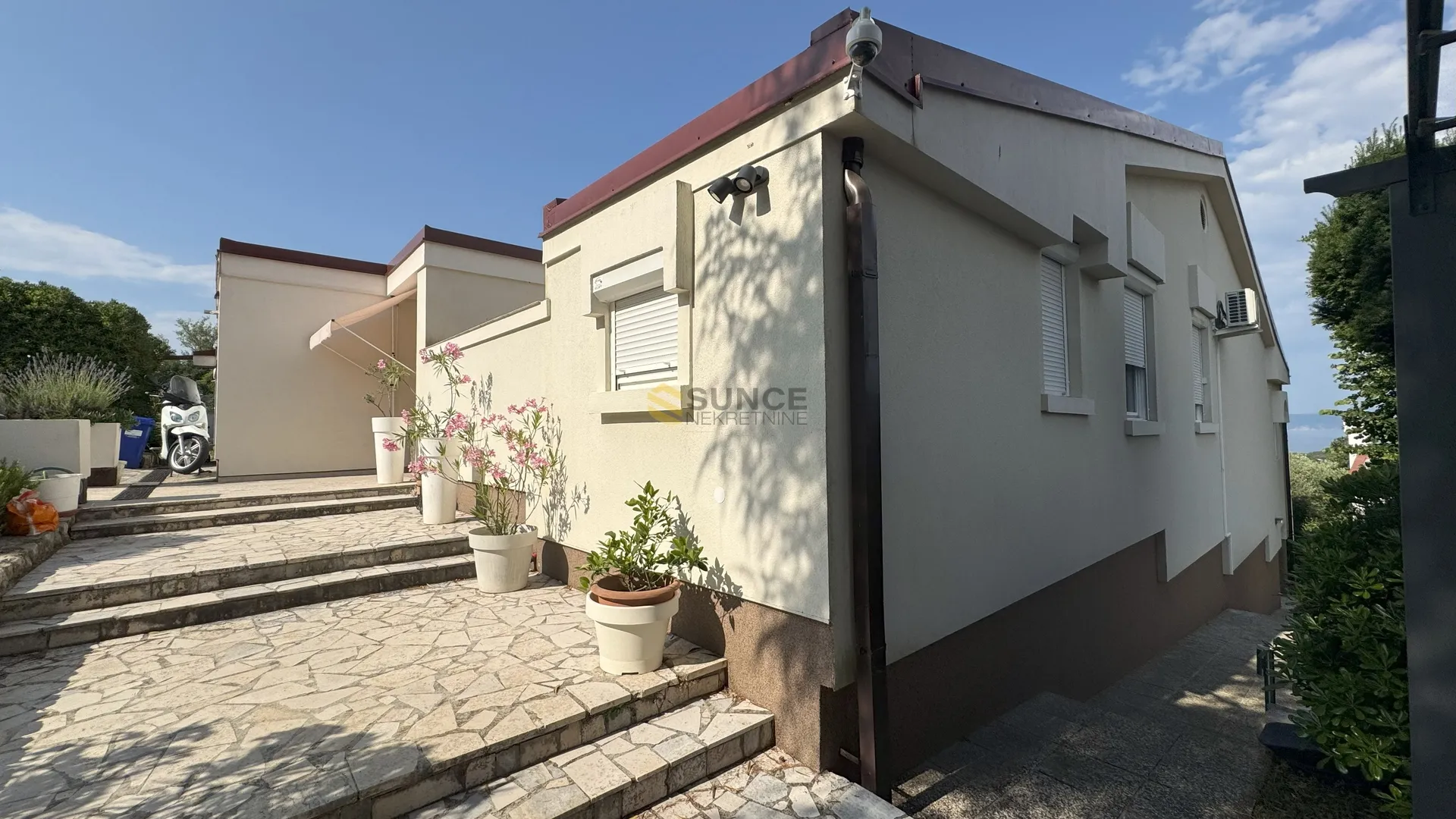 njivice prostrana prizemnica sa pogledom na more! - slika 6