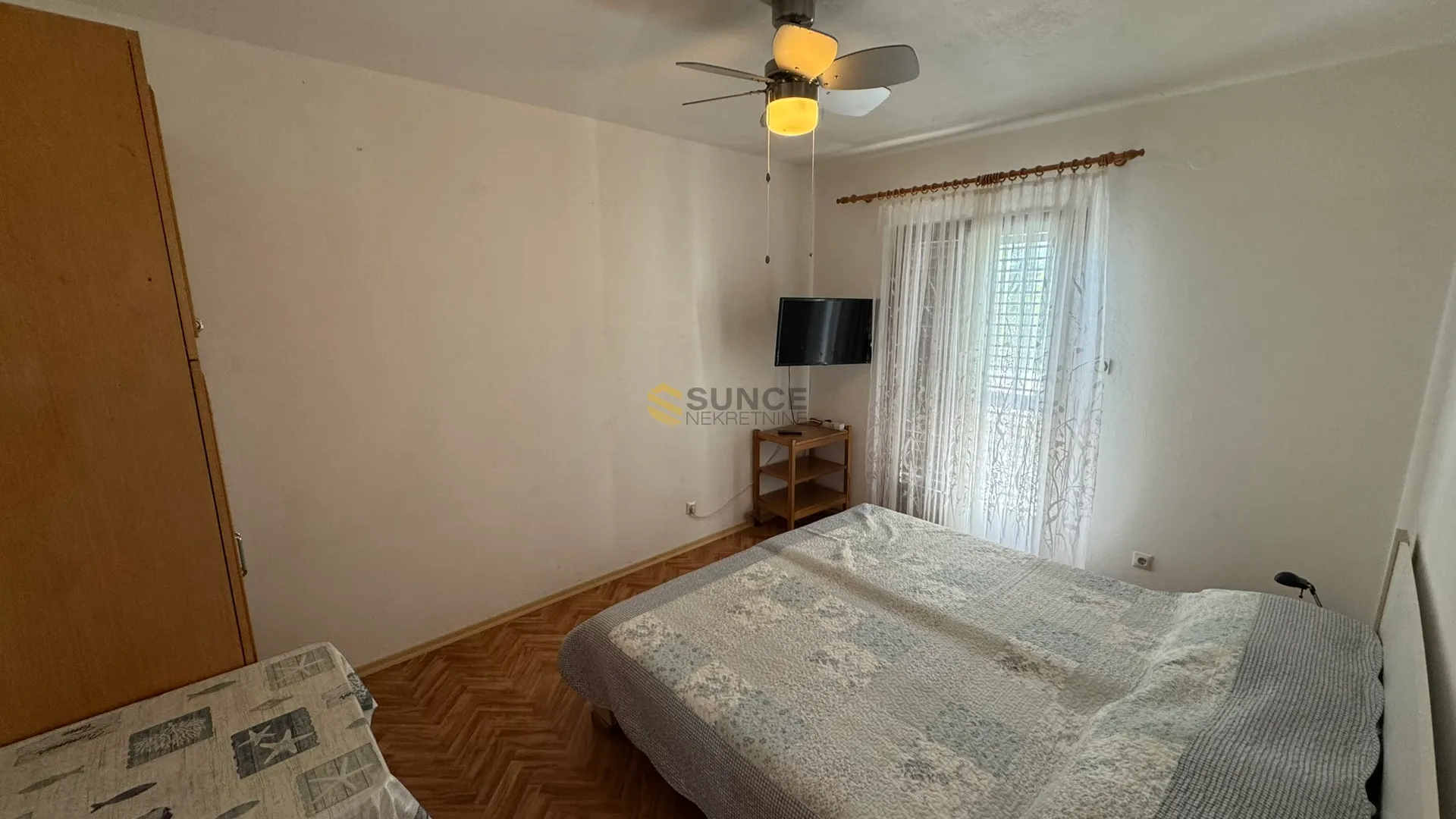 šilo samostojeća kuća sa četri apartmana! - slika 5