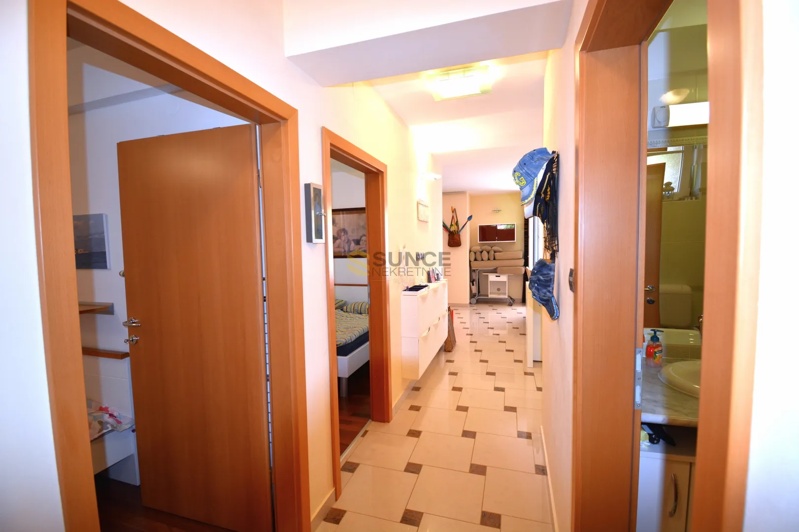 baška, kompletno namjeđšten apartman na odličnoj lokaciji 200m od plaže! - slika 9