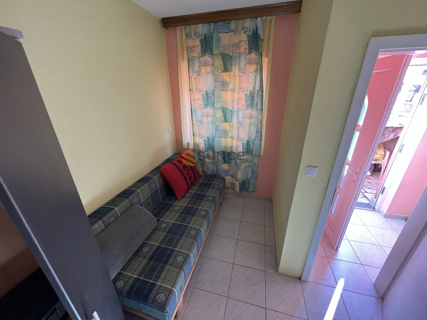 otok krk, samostojeća kuća od 300m2 s četiri i apartmana na lijepoj poziciji! - slika 21