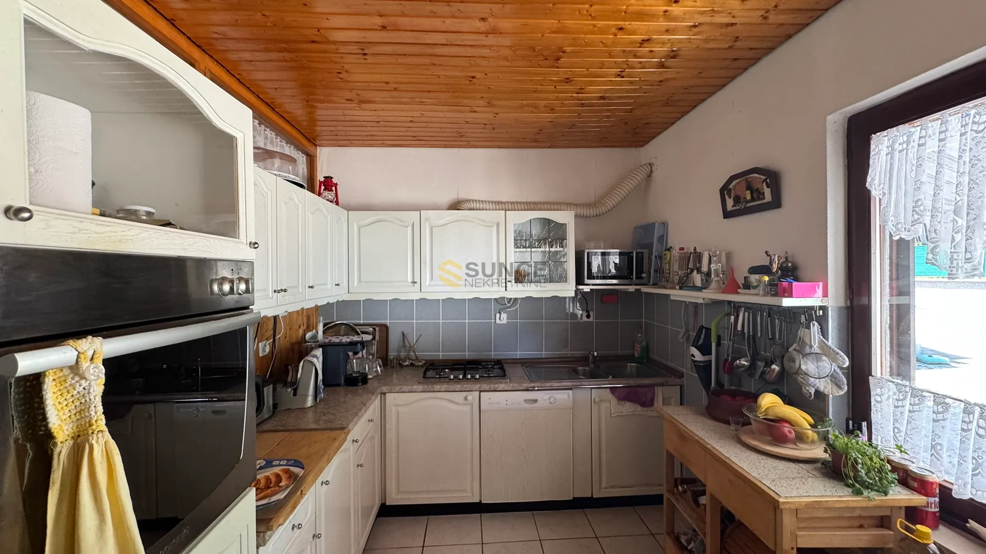 šilo samostojeća kuća sa četri apartmana! - slika 18