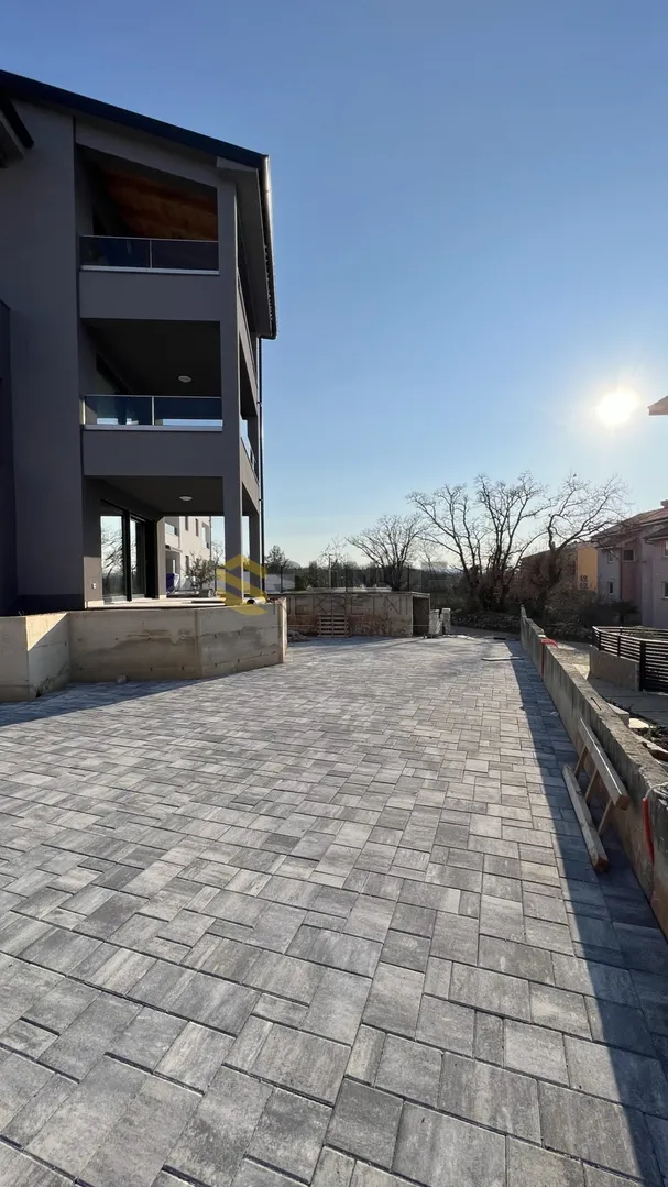 malinska, novi apartman od 68m2 na prvom katu! - slika 3