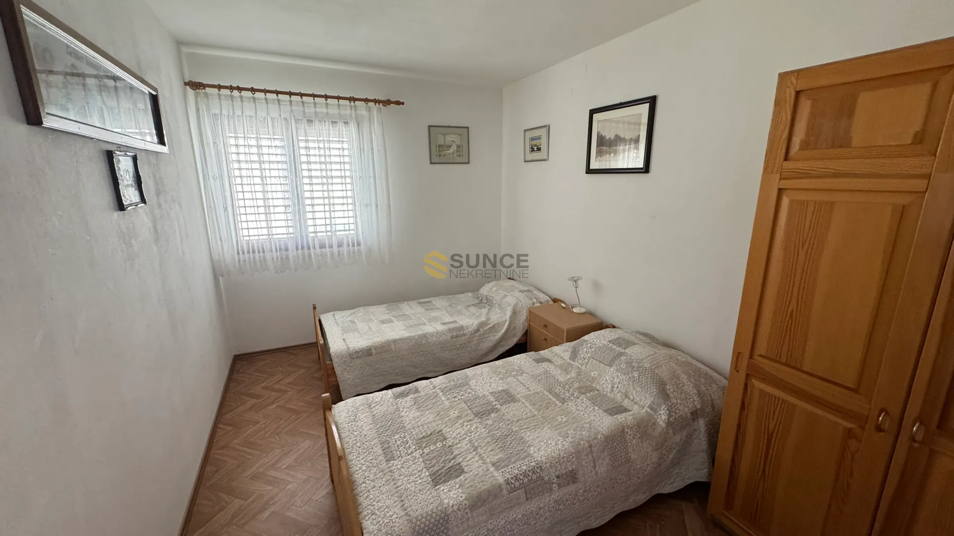 šilo samostojeća kuća sa četri apartmana! - slika 11