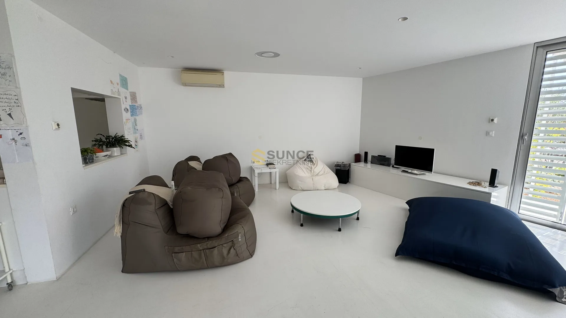 grad krk apartman u prizemlju od 91m2 sa vlastitim vrtom i pogledom prema moru! - slika 4