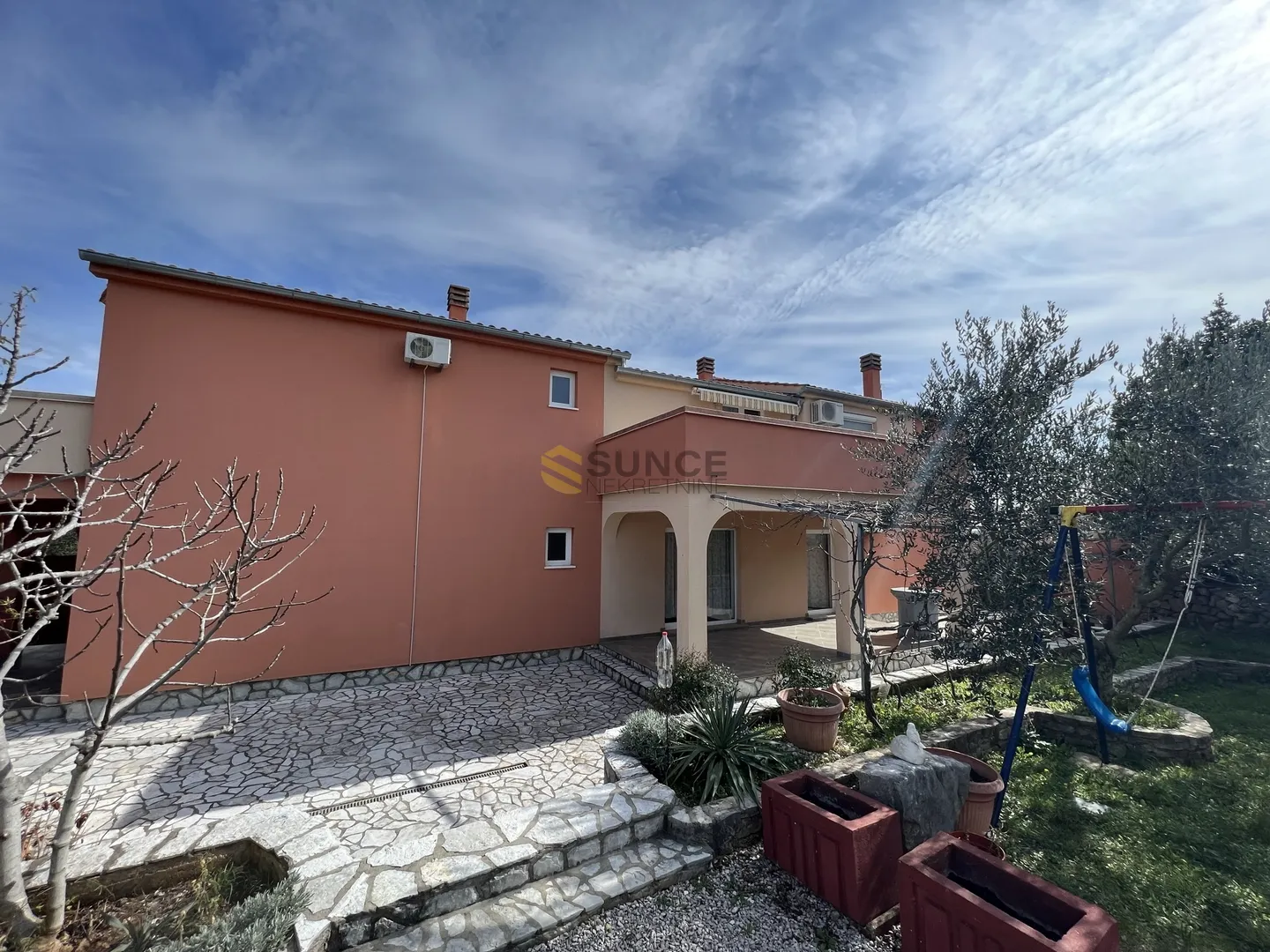 Otok Krk ,PRODAJA, samostojeća kuća za odmor s pet apartmana na lijepoj i mirnoj poziciji! - Brzac, Krk