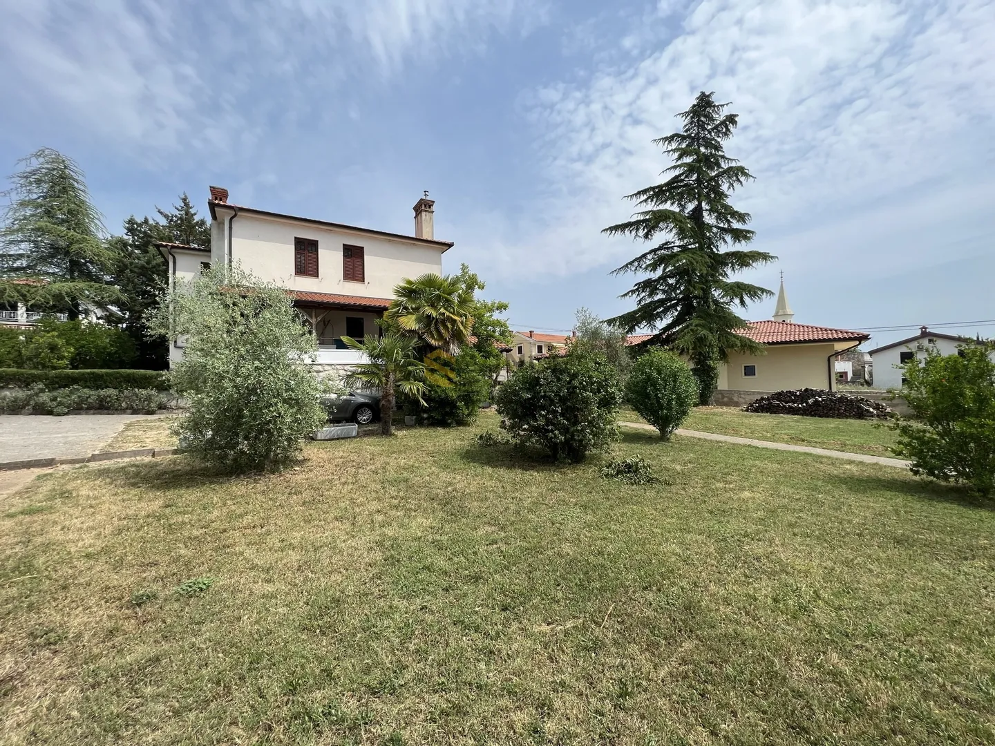 Otok Krk, Malinska, dvije sasmostojeće kuće na parceli od 1983m2! - Malinska, Malinska-Dubašnica