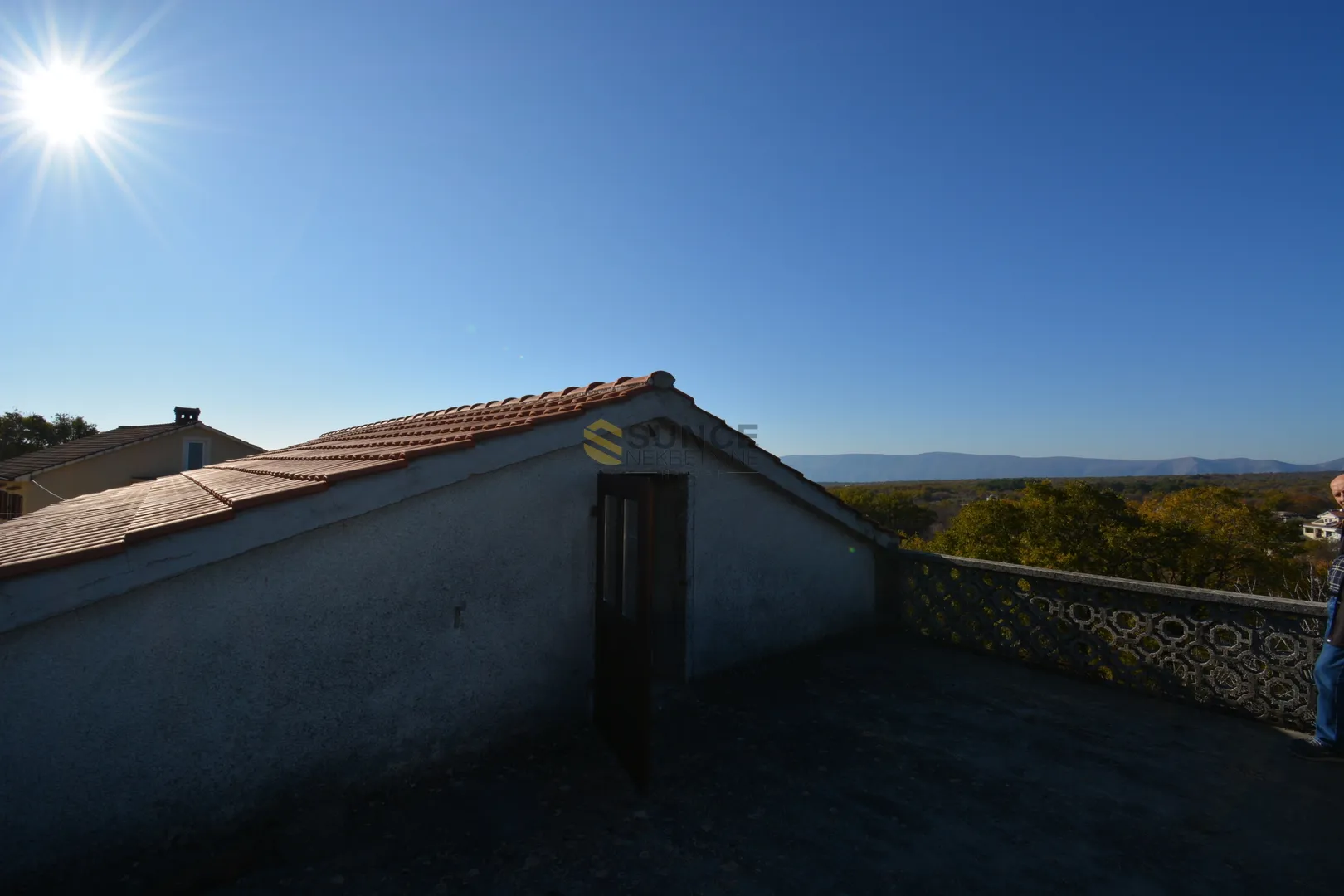 Krk samostojeća stara kamena kuća sa otvorenim pogledom ! - Punat