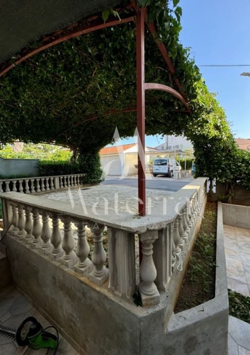 murter, 1-soban stan, terasa + vrt 40m2, parking - slika 5