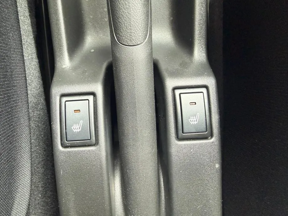 suzuki swift 1,2 hyb gl+ premium 2wd - slika 14