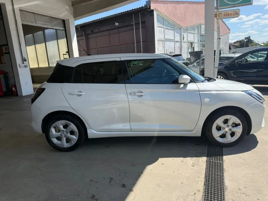 suzuki swift 1,2 - slika 7