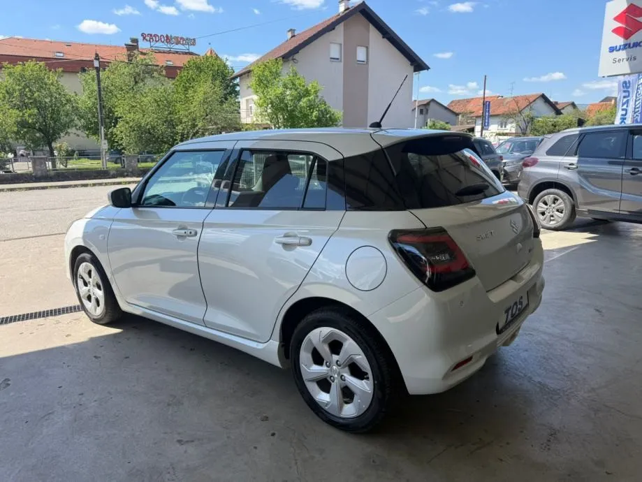 suzuki swift 1,2 - slika 4